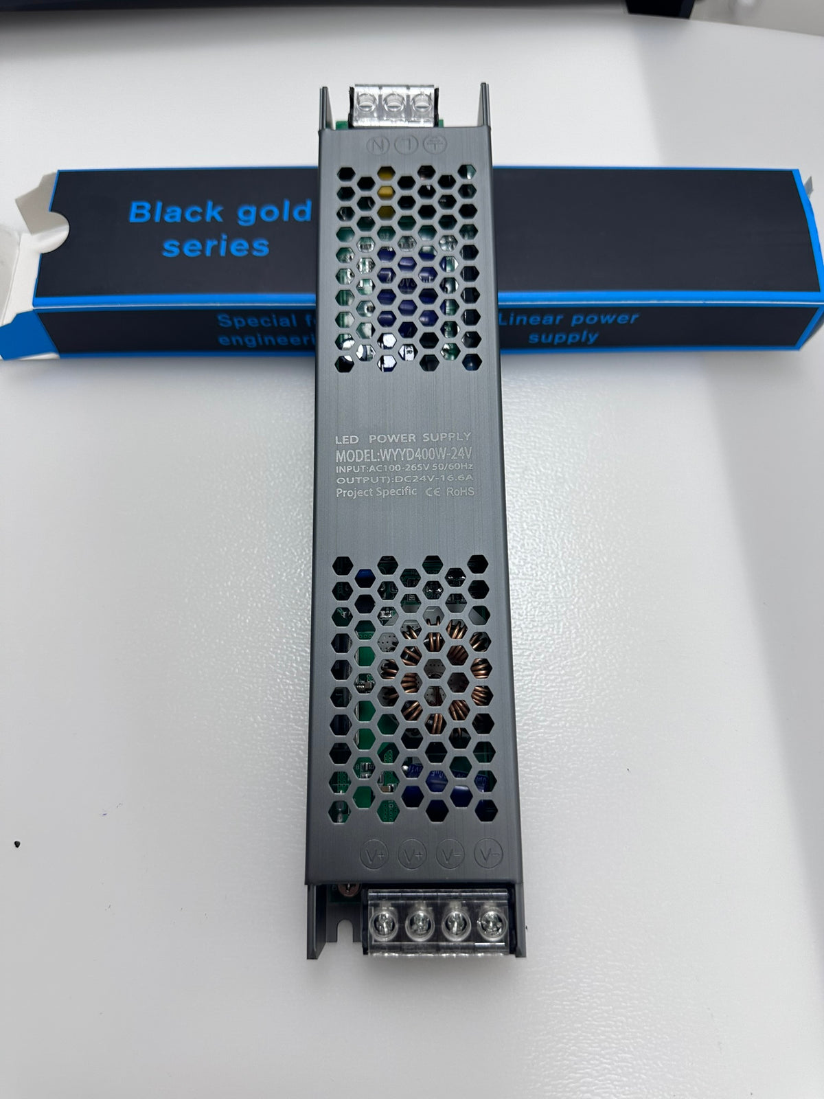 LED komplet RGB+CCT IC adresabilna traka 10 m + MiBoxer SPIW5 + napajanje 400W
